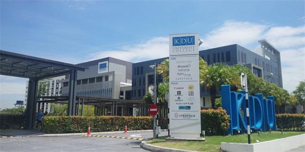 马来亚大学的博士教育